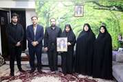دیدار معاون تعاون و امور اجتماعی بنیاد شهید و امور ایثارگران با خانواده شهدای مردمی جنایات عناصر آمریکایی اسرائیلی