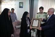 دیدار رئیس بنیاد شهید و امور ایثارگران با خانواده سرهنگ دوم شهید حسین لطفیوند