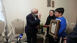 دیدار رئیس بنیاد شهید و امور ایثارگران با خانواده شهیدان «فرهاد فلاحی» و «ابولحسن شریفی»