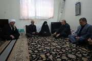 دیدار معاون فرهنگی و آموزشی بنیاد شهید و امور ایثارگران با خانواده های شهدای جنگ رمضان استان البرز