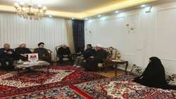 دیدار نماینده ولی‌فقیه در بنیاد شهید و امور ایثارگران با خانواده شهید «حجت‌الاسلام والمسلمین محدث‌نیا» در تبریز ‌