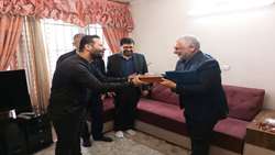 دیدار معاون توسعه مدیریت و منابع انسانی بنیاد با خانواده سه شهید کریمی‌نژاد
