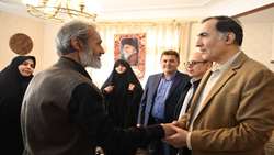 شهدا تاریخ سازان کشور هستند/مفهوم ایثار و شهادت امروز بیش از پیش زنده و حاضر است