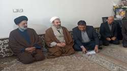  دیدار نماینده ولی فقیه در بنیاد شهید و امور ایثارگران با خانواده شهدای جنگ رمضان در کرمانشاه