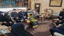 تجلیل از دختران شهیدان خاکسار و دمیرچی با حضور مدیرکل بنیاد تهران بزرگ و خادمین آستان مقدس حضرت معصومه(س)