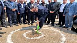 کلنگ‌‌زنی پروژه استراتژیک نیروگاه خورشیدی ۲۰ مگاواتی مهران توسط رئیس بنیاد شهید و امور ایثارگران 