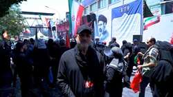بنیاد شهید و امور ایثارگران در کنار سایر دستگاه‌های اجرایی، با برپایی موکب‌ها در خدمت مردم، خانواده‌های معظم شهدا و زائران است
