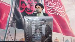 دشمن با هجوم فرهنگی به دنبال گرفتن ارزش‌هاست/ راه نجات، تمسک به عاشورا و ولایت فقیه است
