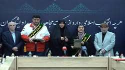 اعطای نشان ملی سراج ایثار به وزیر راه و شهرسازی به پاس عملکرد جهادی و حضور میدانی در جنگ