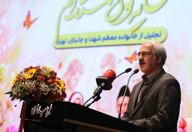 تکرار روحیه همبستگی دفاع مقدس، راه عبور از جنگ اقتصادی و تحریم‌های صهیونیستی-آمریکایی است